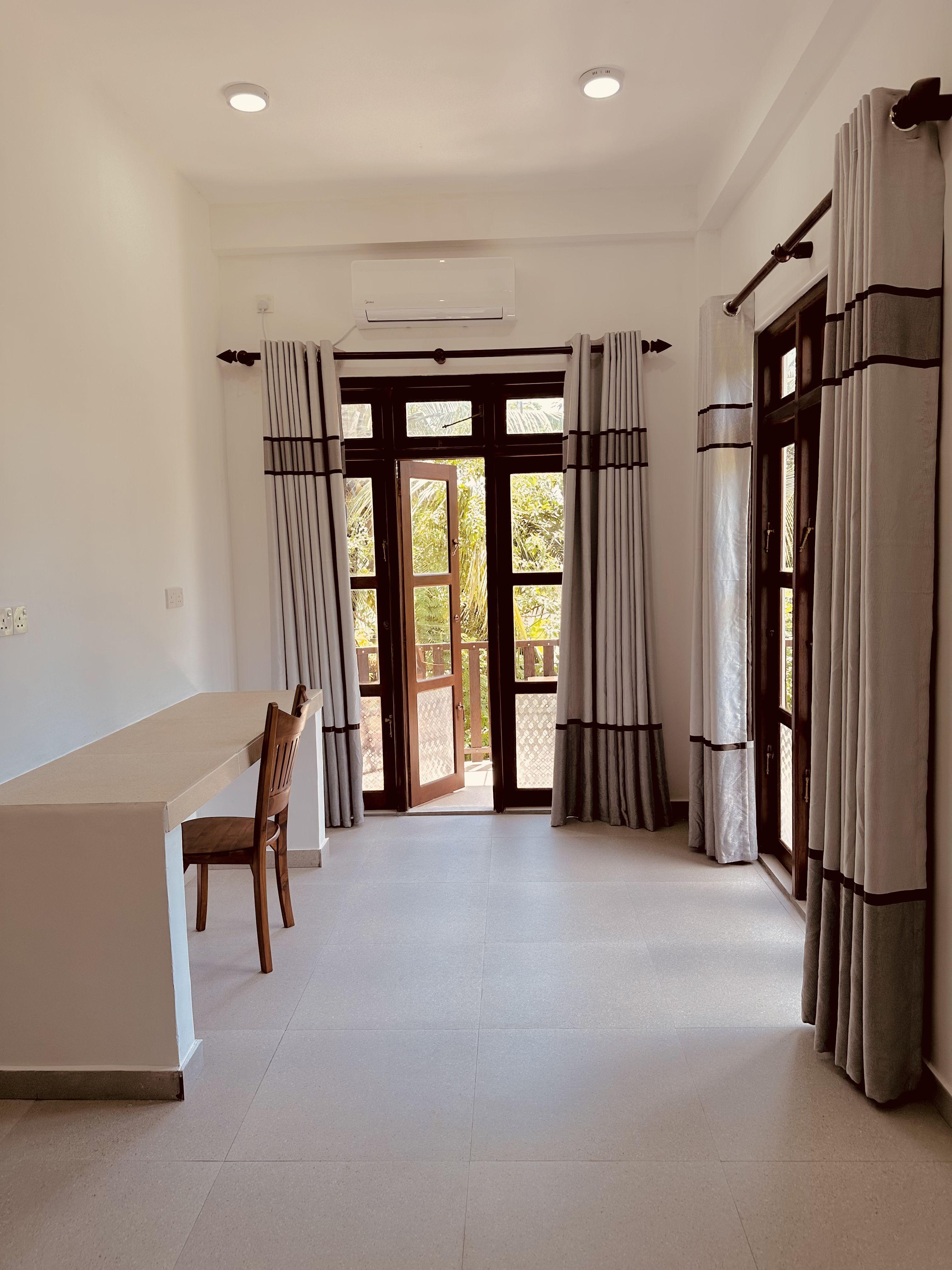 Large double room image 3