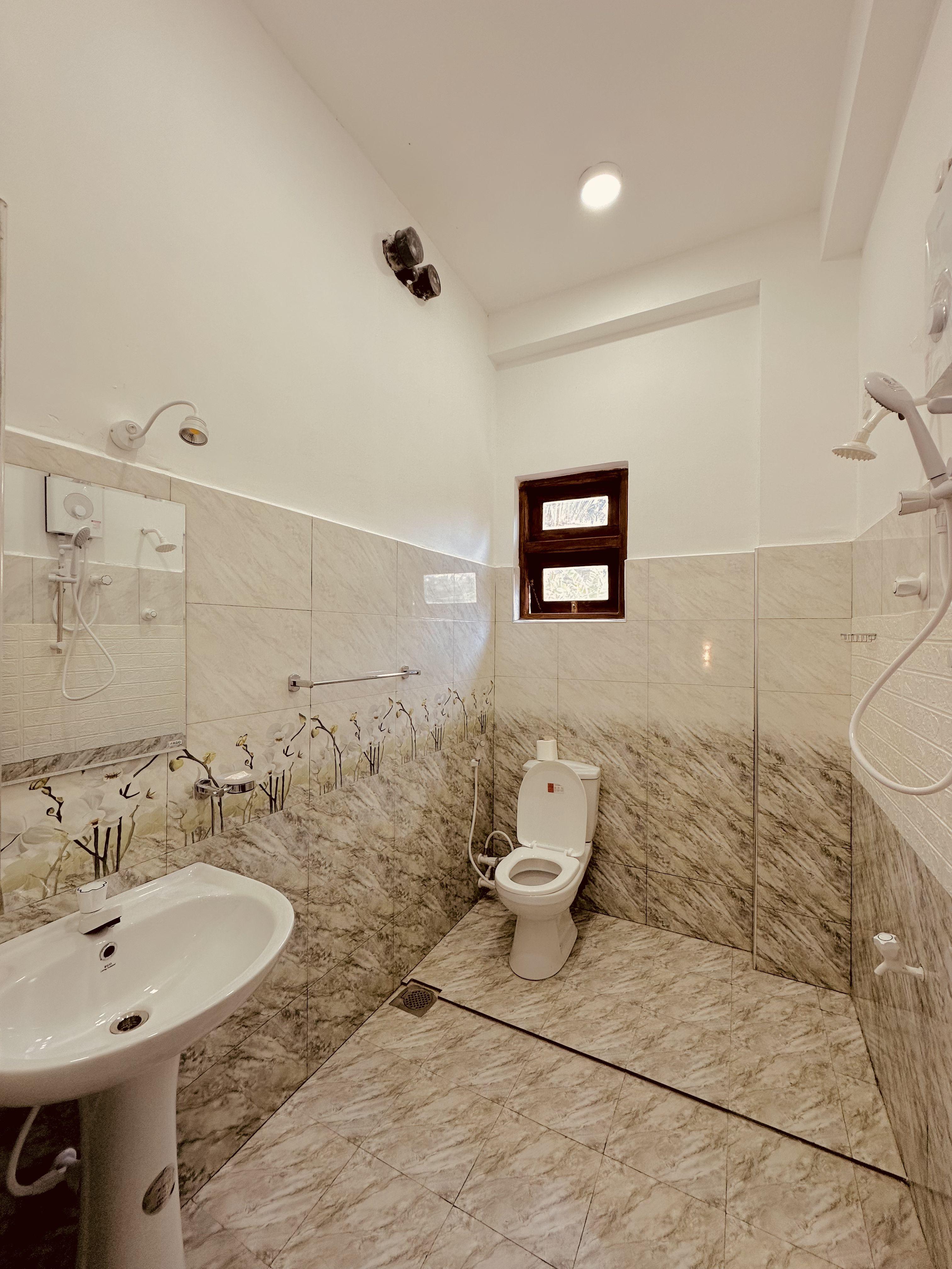 Large double room image 5