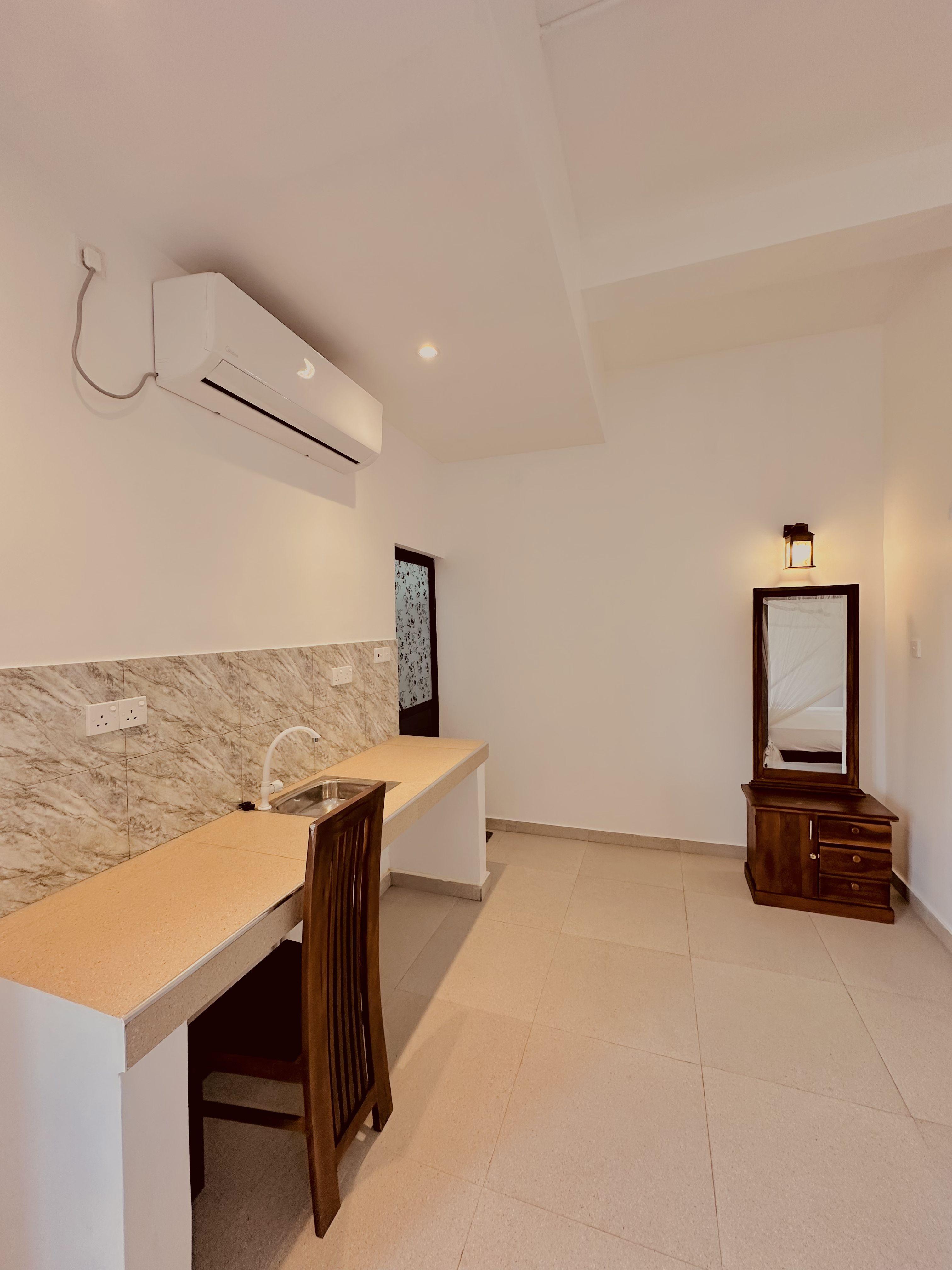 Standard double room image 4